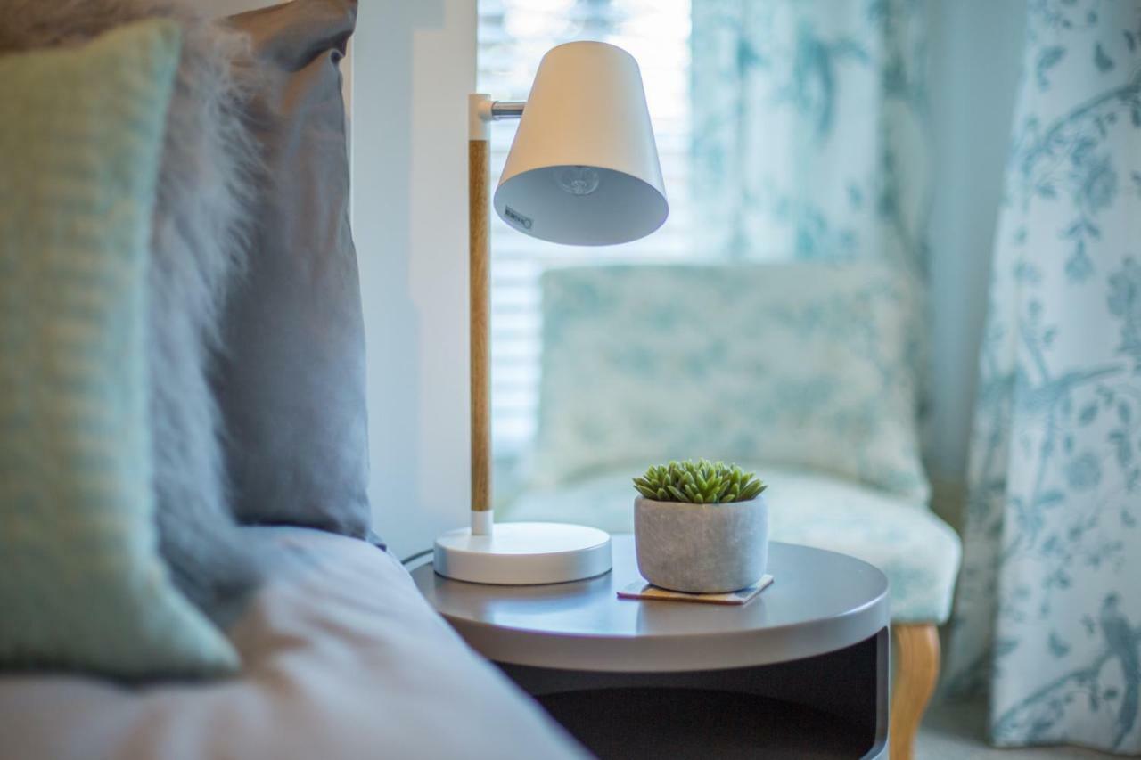 Stylish Apartment Close To Gloucester Quays & Docks Bagian luar foto