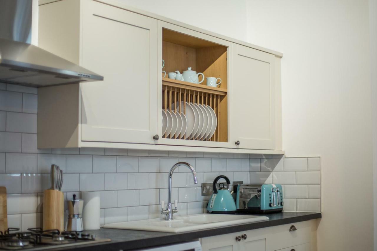 Stylish Apartment Close To Gloucester Quays & Docks Bagian luar foto