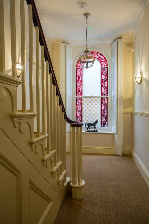 Stylish Apartment Close To Gloucester Quays & Docks Bagian luar foto