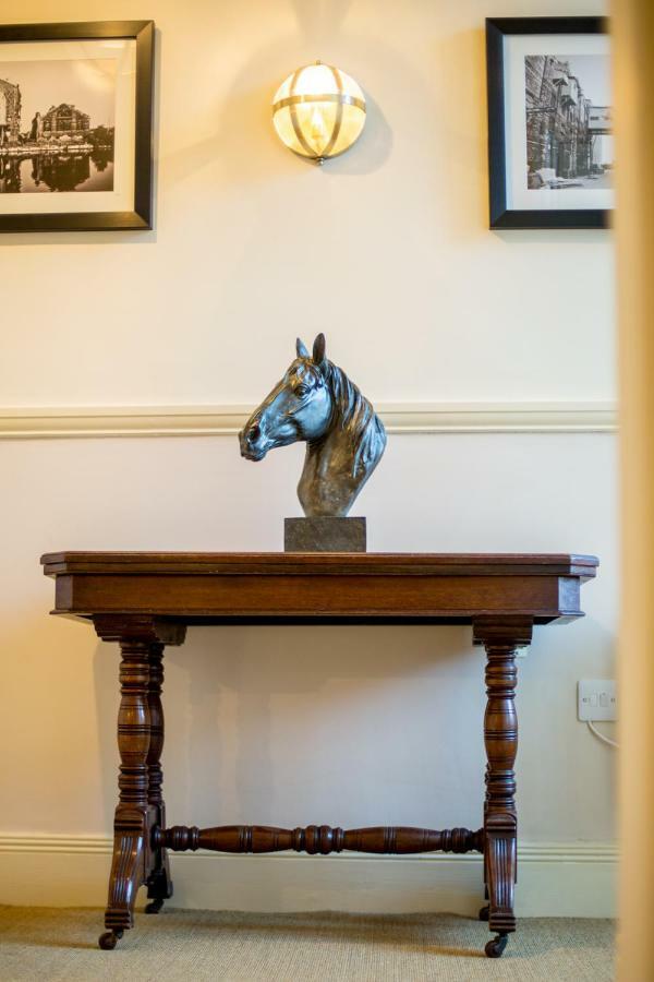 Stylish Apartment Close To Gloucester Quays & Docks Bagian luar foto