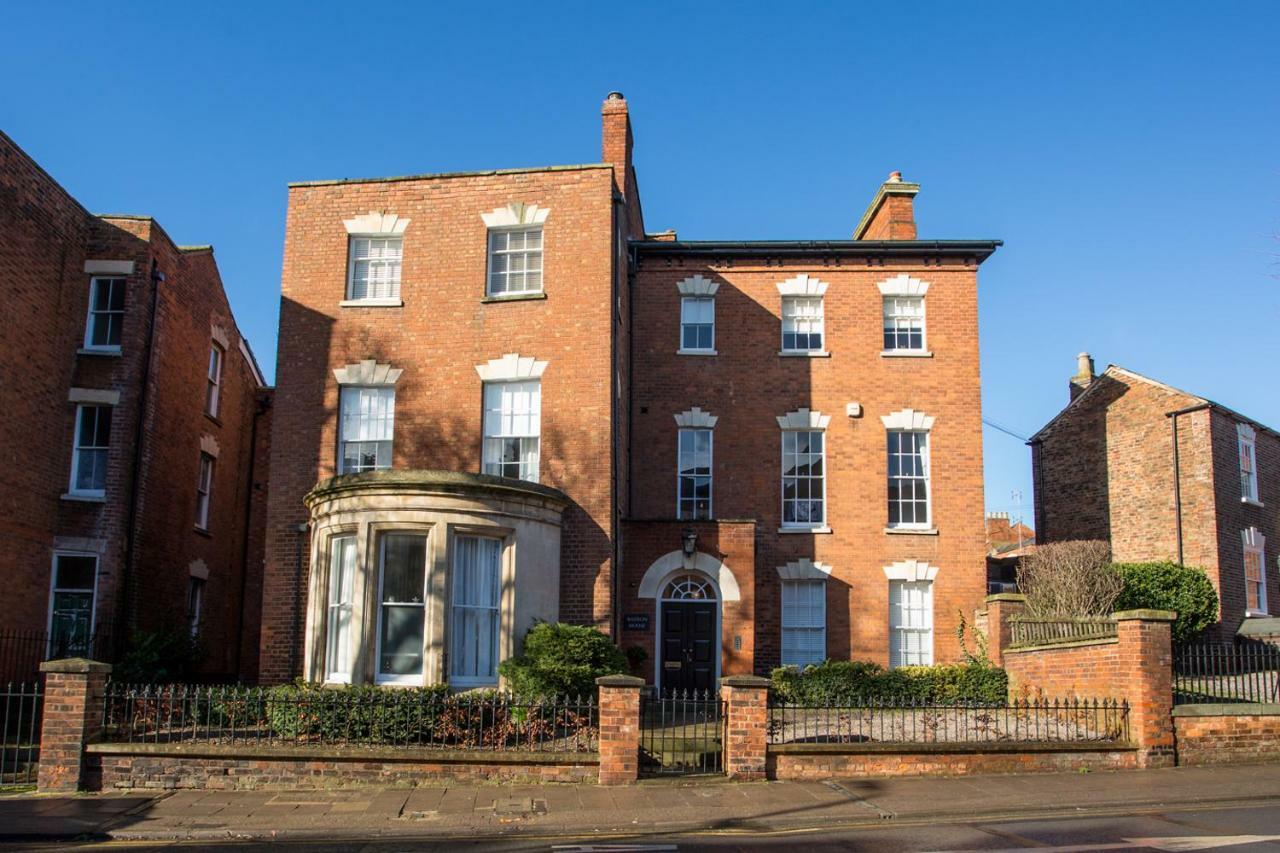 Stylish Apartment Close To Gloucester Quays & Docks Bagian luar foto